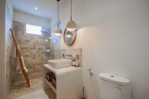 Modern 1-Bedroom Leasehold Apartment for Sale in Canggu, Bali – Perfect for Living, Remote Work, or Investment (11)