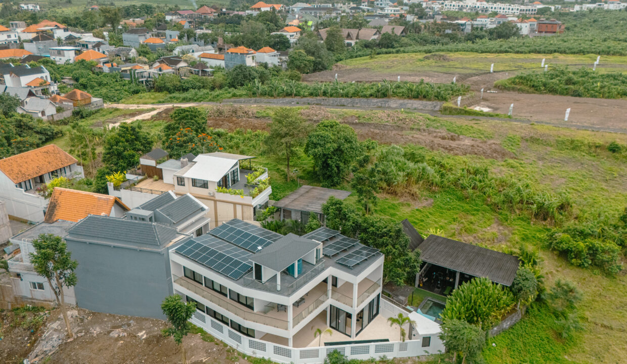 Solar-Powered Smart Luxury Villa for Sale in Tumbak BayuhPererenan – Freehold 5BR (23)