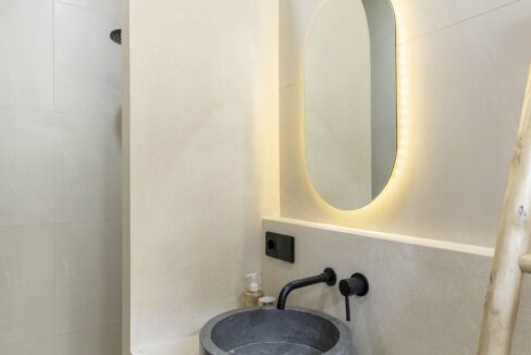 Stylish 1-Bedroom Apartment in Bingin – Perfect for Living, Working, or Investing (12)