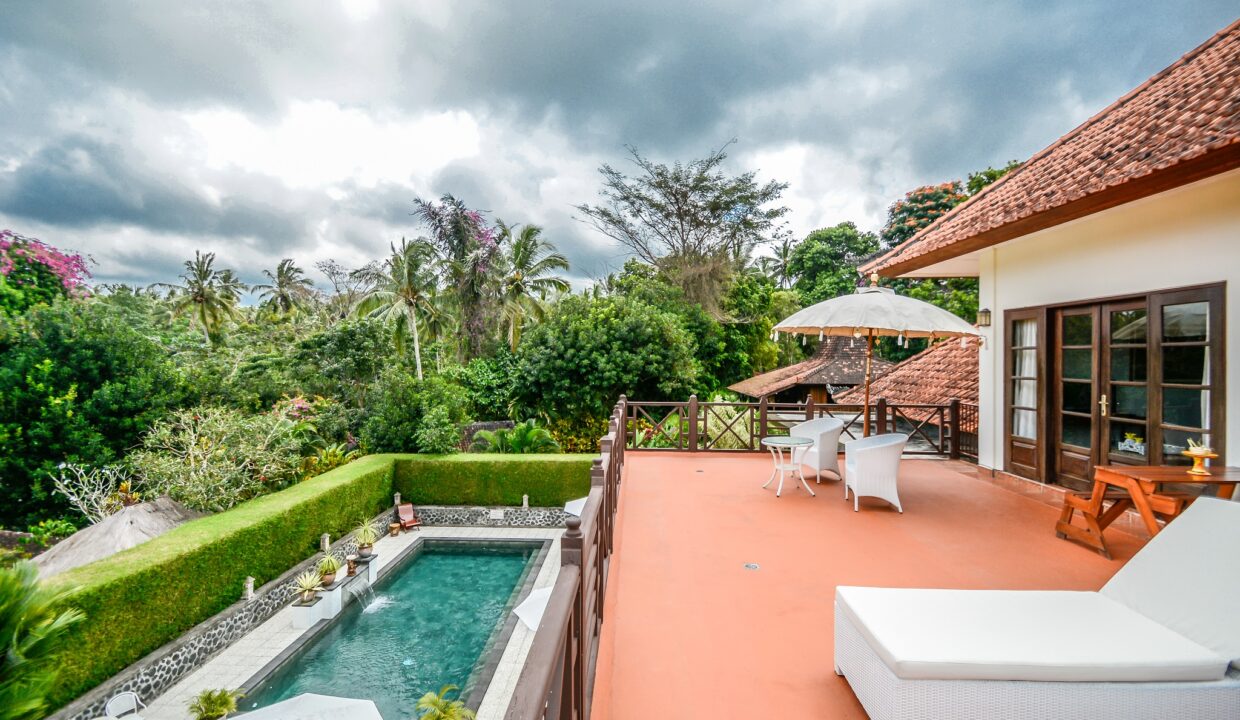An extraordinary opportunity to own a genuine piece of paradise in East Bali. Bukit Asri Lodge is a magnificent and uniquely positioned retreat, offe