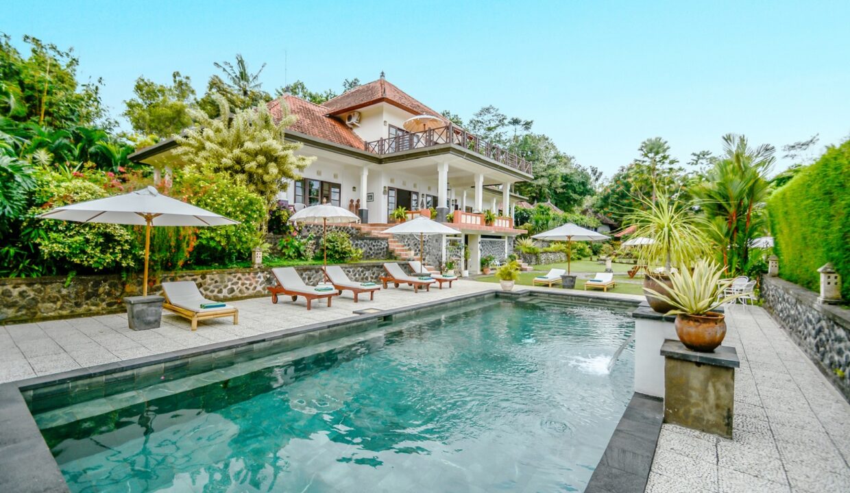 An extraordinary opportunity to own a genuine piece of paradise in East Bali. Bukit Asri Lodge is a magnificent and uniquely positioned retreat, offeri (1)