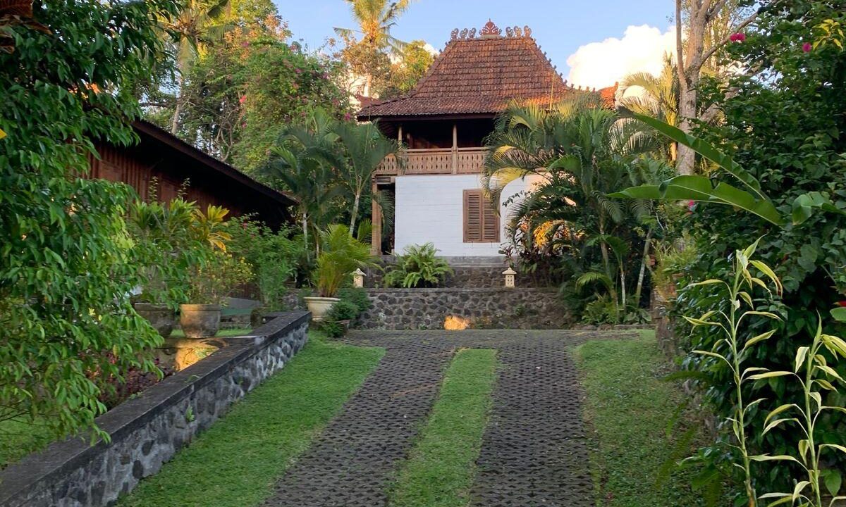 An extraordinary opportunity to own a genuine piece of paradise in East Bali. Bukit Asri Lodge is a magnificent and uniquely positioned retreat, offeri (22)