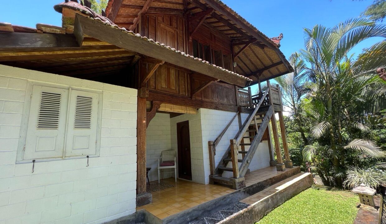 An extraordinary opportunity to own a genuine piece of paradise in East Bali. Bukit Asri Lodge is a magnificent and uniquely positioned retreat, offeri (23)