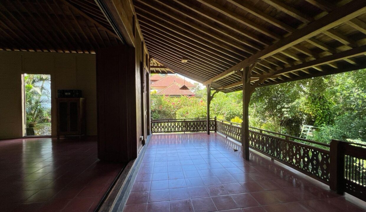 An extraordinary opportunity to own a genuine piece of paradise in East Bali. Bukit Asri Lodge is a magnificent and uniquely positioned retreat, offeri (24)