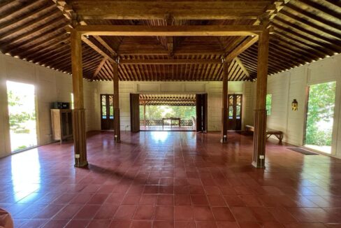 An extraordinary opportunity to own a genuine piece of paradise in East Bali. Bukit Asri Lodge is a magnificent and uniquely positioned retreat, offeri (27)