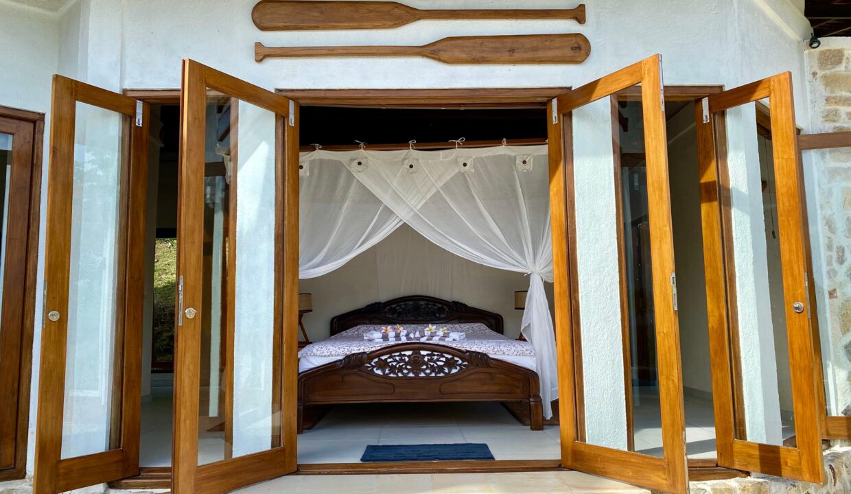 Exclusive Oceanfront Investment Villa on Rote Island (10)