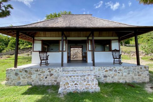 Exclusive Oceanfront Investment Villa on Rote Island (11)