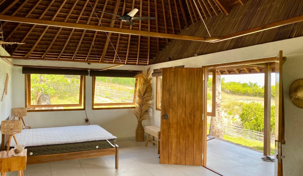 Exclusive Oceanfront Investment Villa on Rote Island (13)