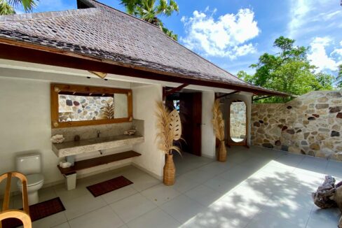 Exclusive Oceanfront Investment Villa on Rote Island (16)