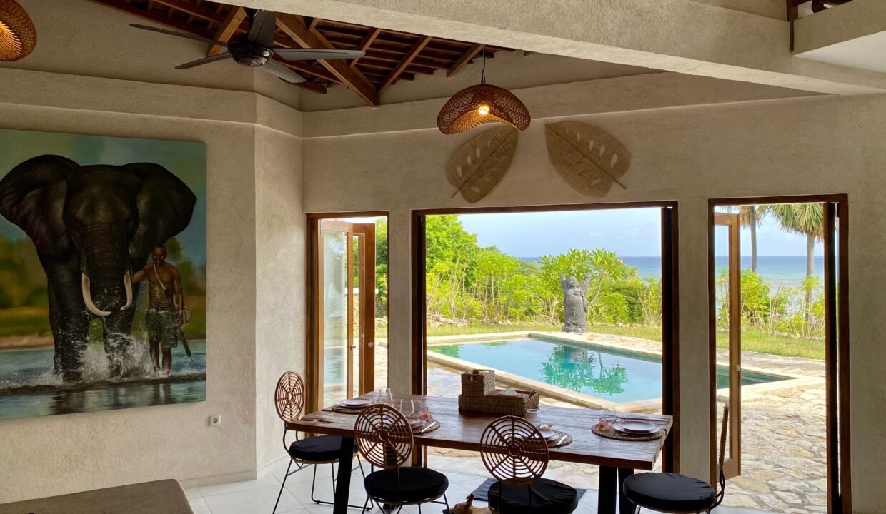 Exclusive Oceanfront Investment Villa on Rote Island (7)