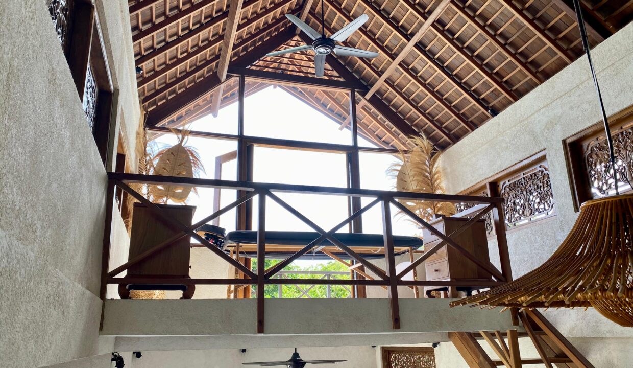 Exclusive Oceanfront Investment Villa on Rote Island (9)