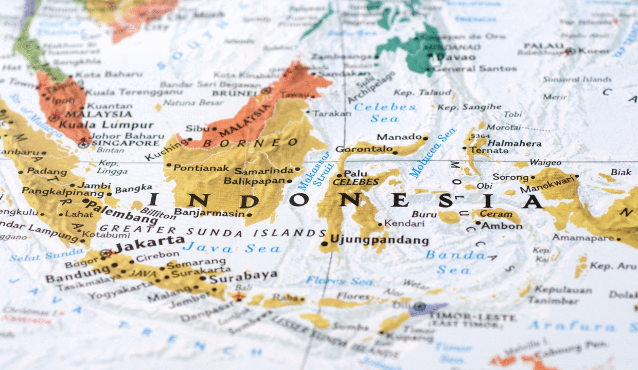 Map of Indonesia highlighting major islands and cities, illustrating the diverse regions to explore when searching for the best place to live in Indonesia.