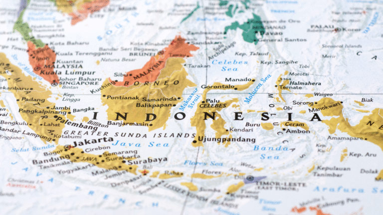 Map of Indonesia highlighting major islands and cities, illustrating the diverse regions to explore when searching for the best place to live in Indonesia.