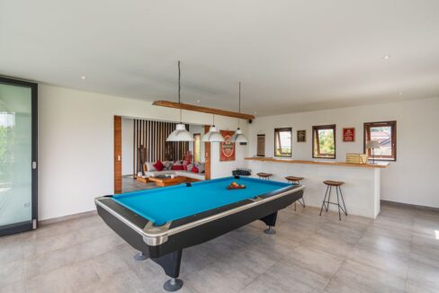 Spacious Berawa Villa with Long Lease, Steps from the Beach (15)
