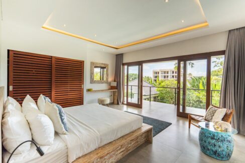 Spacious Berawa Villa with Long Lease, Steps from the Beach (17)
