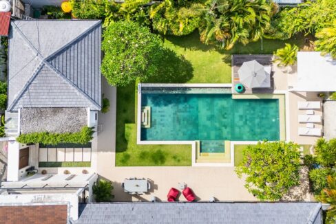 Spacious Berawa Villa with Long Lease, Steps from the Beach (3)