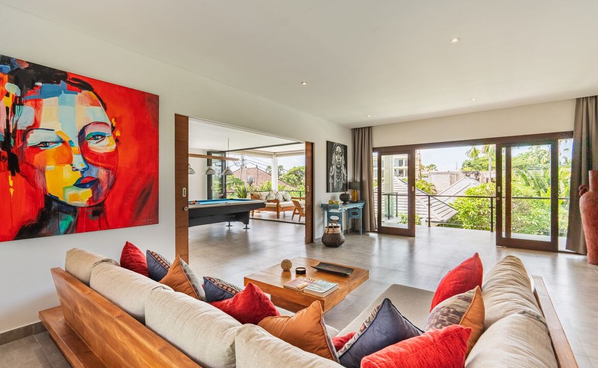 Spacious Berawa Villa with Long Lease, Steps from the Beach (6)