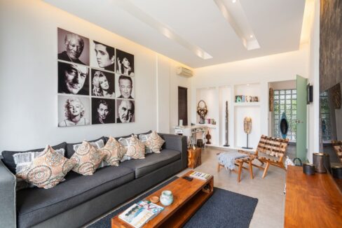 Spacious Berawa Villa with Long Lease, Steps from the Beach (9)