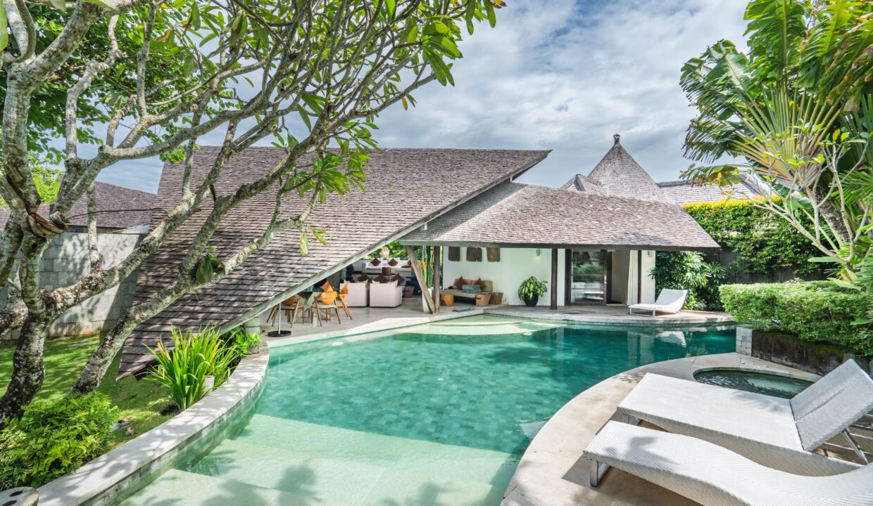 Stunning Designer Villa in Seminyak’s Most Exclusive Gated Estate (1)