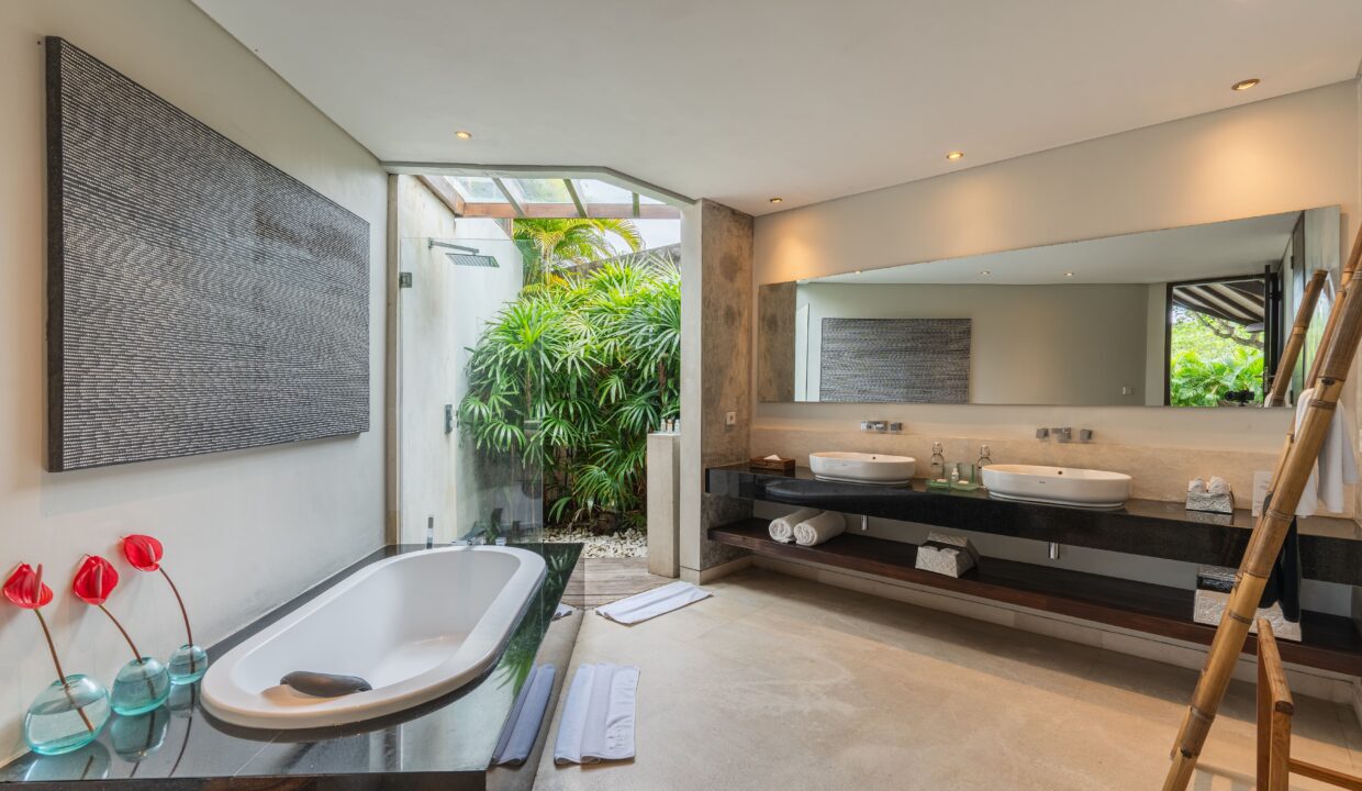 Stunning Designer Villa in Seminyak’s Most Exclusive Gated Estate (11)