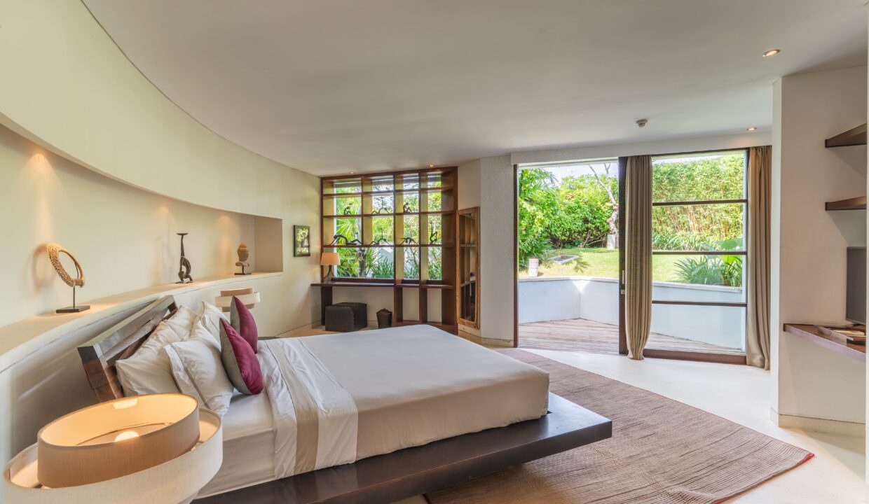 Stunning Designer Villa in Seminyak’s Most Exclusive Gated Estate (16)