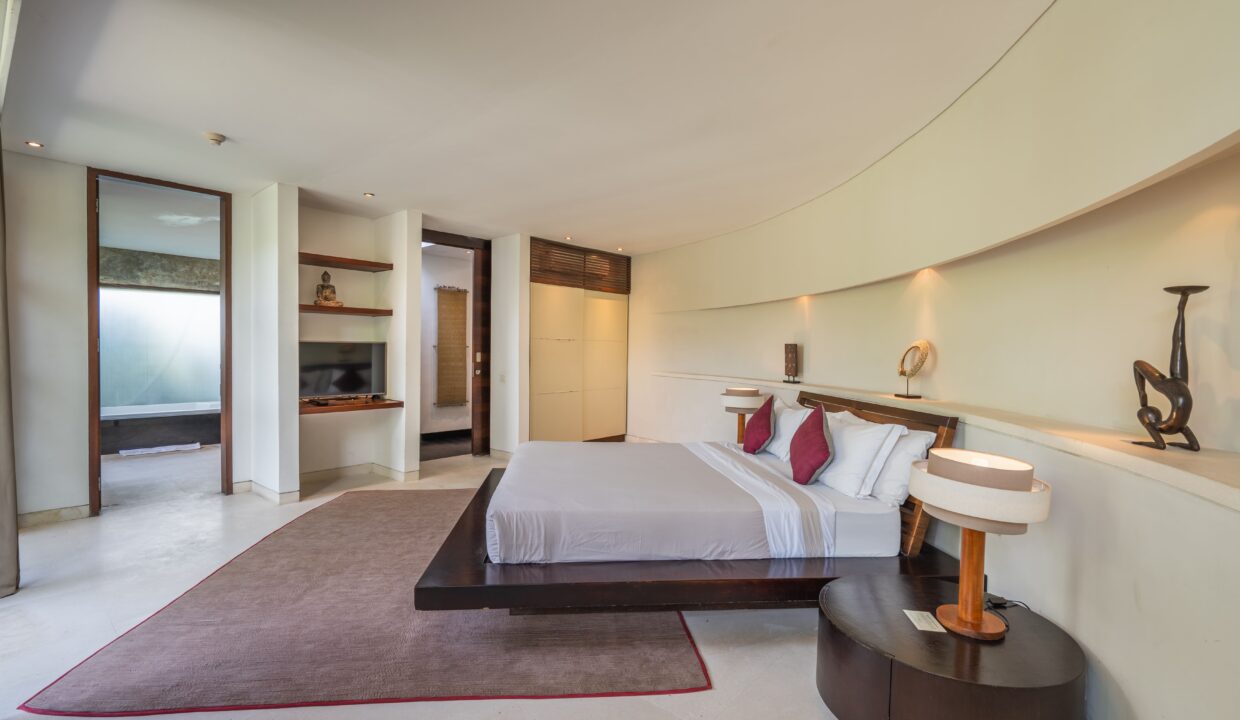 Stunning Designer Villa in Seminyak’s Most Exclusive Gated Estate (17)