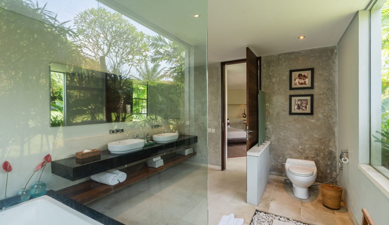 Stunning Designer Villa in Seminyak’s Most Exclusive Gated Estate (19)