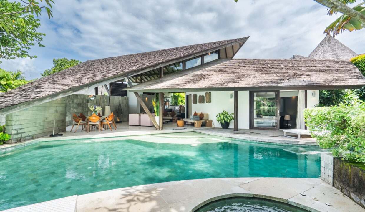 Stunning Designer Villa in Seminyak’s Most Exclusive Gated Estate (2)