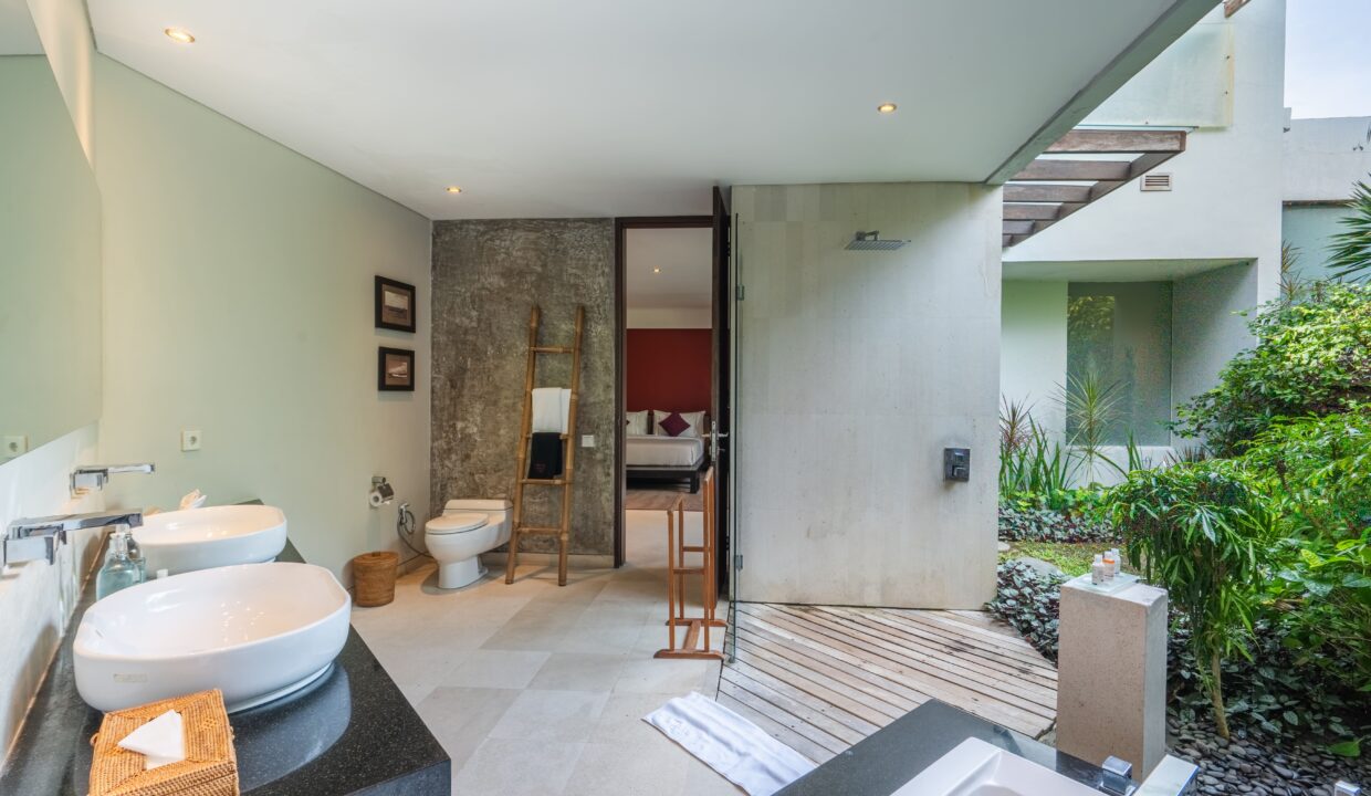 Stunning Designer Villa in Seminyak’s Most Exclusive Gated Estate (21)