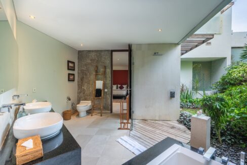 Stunning Designer Villa in Seminyak’s Most Exclusive Gated Estate (21)