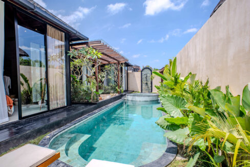 Elegant 2-Bedroom Villa in the Heart of Canggu – Where Balinese Charm Meets Modern Comfort (2)