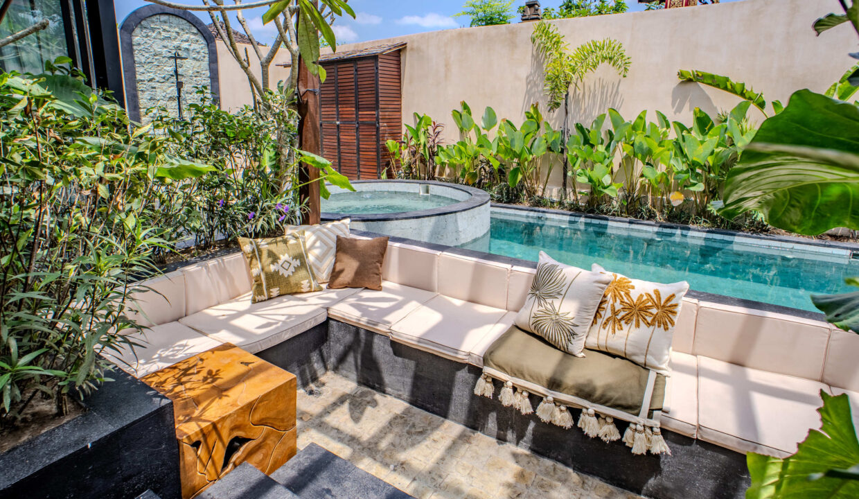 Elegant 2-Bedroom Villa in the Heart of Canggu – Where Balinese Charm Meets Modern Comfort (6)