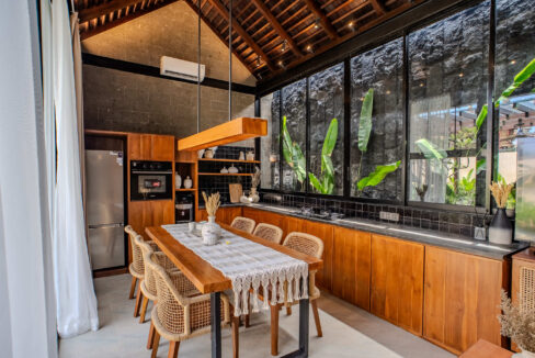 Elegant 2-Bedroom Villa in the Heart of Canggu – Where Balinese Charm Meets Modern Comfort (9)