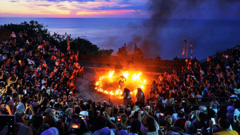 Tari Kecak dance in Uluwatu, symbolizing one of the top things to do in Uluwatu, Bali.