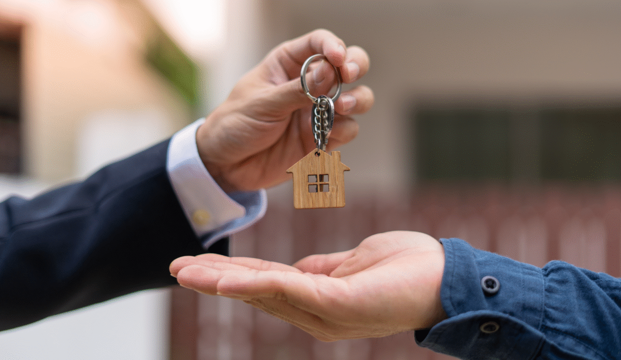 Ensure a smooth rental experience! This guide outlines the key legal and practical responsibilities of landlords in Indonesia.