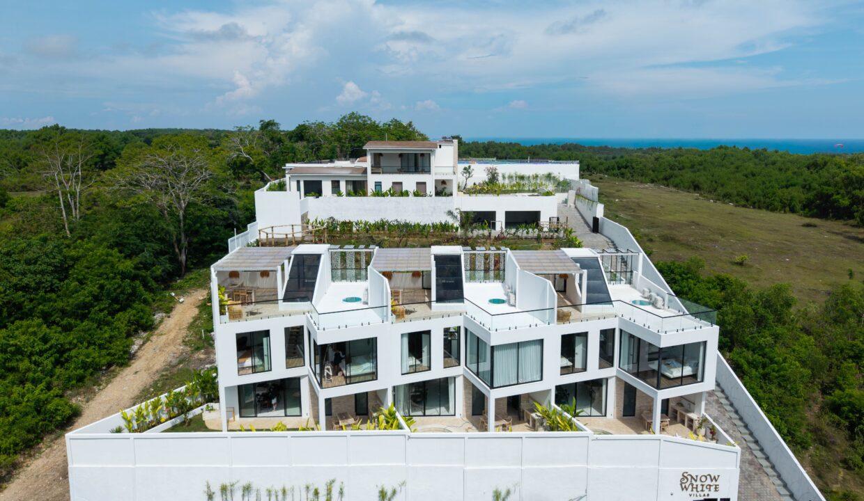 Discover a Brand-New 3-Bedroom Villa in Near Pandawa Beach (1)
