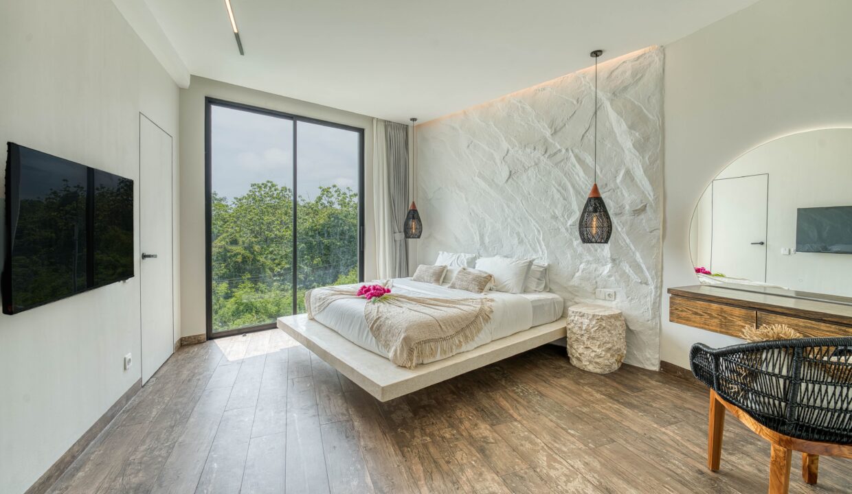 Discover a Brand-New 3-Bedroom Villa in Near Pandawa Beach (15)