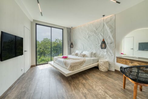 Discover a Brand-New 3-Bedroom Villa in Near Pandawa Beach (15)