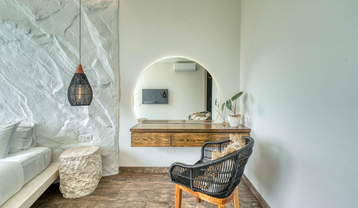 Discover a Brand-New 3-Bedroom Villa in Near Pandawa Beach (16)