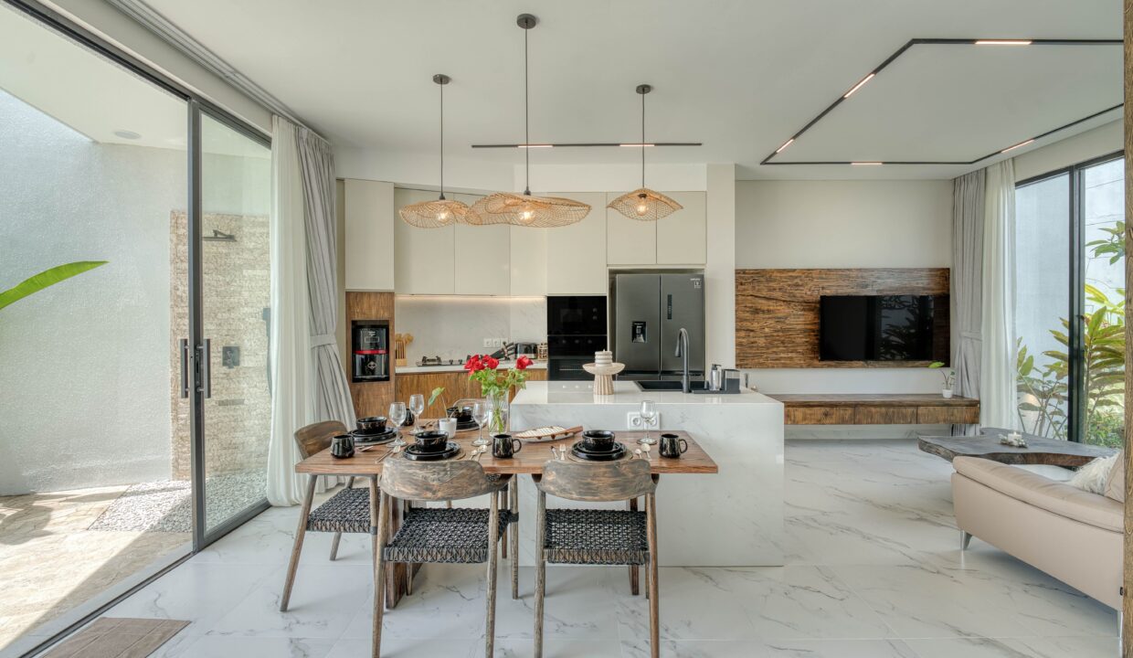 Discover a Brand-New 3-Bedroom Villa in Near Pandawa Beach (3)