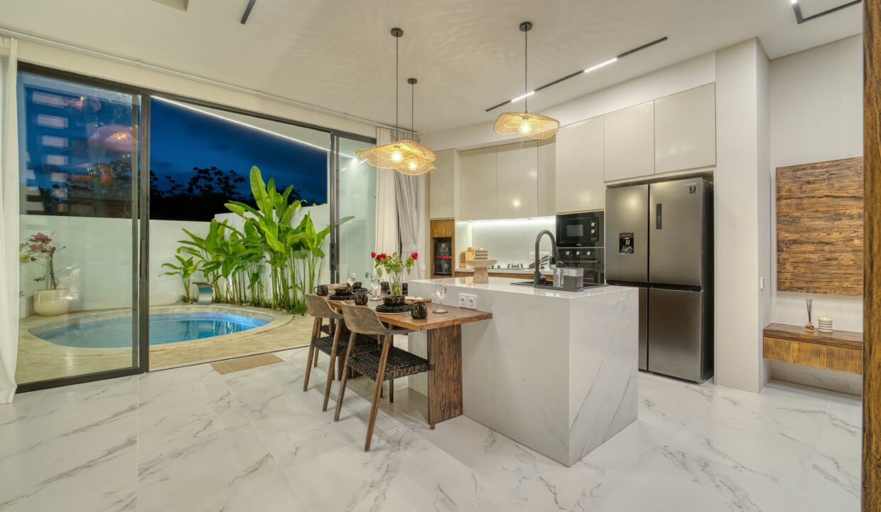 Discover a Brand-New 3-Bedroom Villa in Near Pandawa Beach (5)