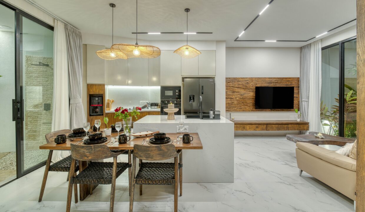 Discover a Brand-New 3-Bedroom Villa in Near Pandawa Beach (6)
