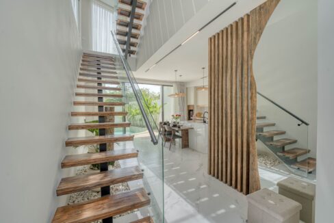 Discover a Brand-New 3-Bedroom Villa in Near Pandawa Beach (9)