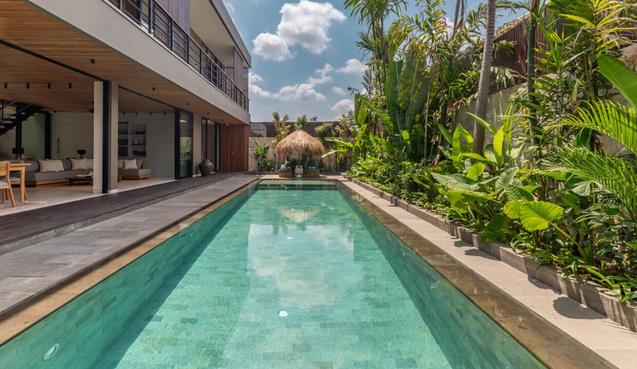 Modern Tropical Family Villa in Babakan, Canggu (1)