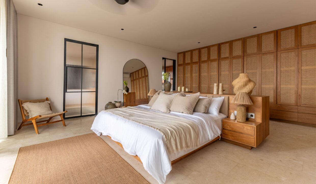 Modern Tropical Family Villa in Babakan, Canggu (12)