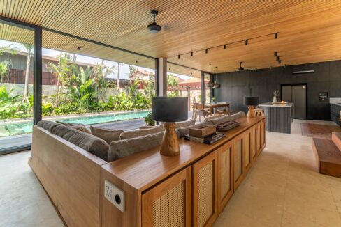 Modern Tropical Family Villa in Babakan, Canggu (6)