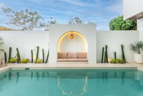 villa-utopia-pool-side-view_landscape-AoPJMl6xxzCWGZ9X