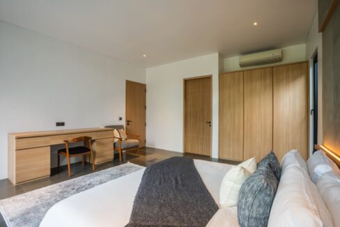 Luxurious Modern 4-Bedroom Villa with Exceptional Build Quality (13)