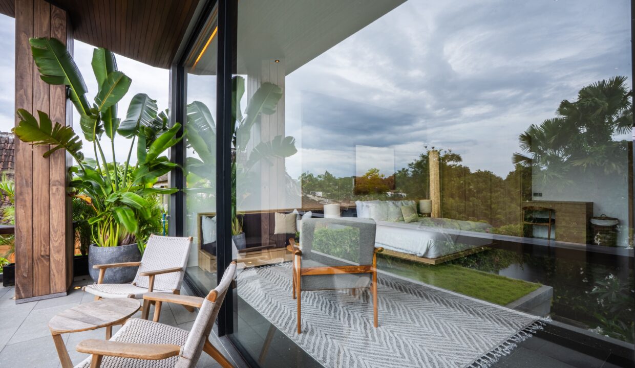 Luxurious Modern 4-Bedroom Villa with Exceptional Build Quality (25)