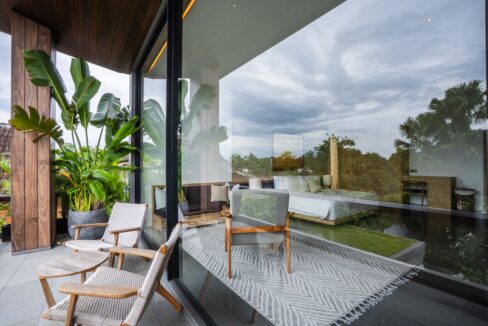 Luxurious Modern 4-Bedroom Villa with Exceptional Build Quality (25)